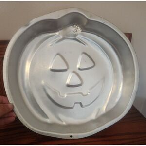 1995 Wilton Halloween Pumpkin Cake Pan 2105-3068‎